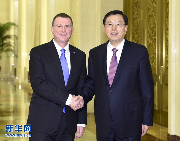 ཀྲང་ཏེ་ཅང་གིས་ཨི་ཟི་རེལ་གྱི་གྲོས་དཔོན་ཨེ་ཏིར་སི་ཐན་དང་གྲོས་མོལ་མཛད།