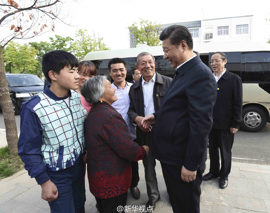 ཞི་ཅིན་ཕིང་གིས་ཞའོ་ཀང་གྲོང་སྡེར་རྟོག་ཞིབ་གནང་།