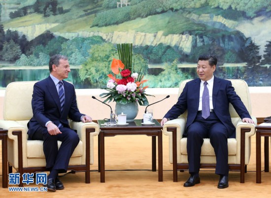 ཞི་ཅིན་ཕིང་གིས་ཨ་རི་དང་ཀྲུང་གོའི་ཉོ་ཚོང་རྒྱལ་ཡོངས་ཨུ་ཡོན་ལྷན་ཁང་གི་ཀྲུའུ་ཞི་གཞོན་པ་ལ་མཇལ་འཕྲད་གནང་།