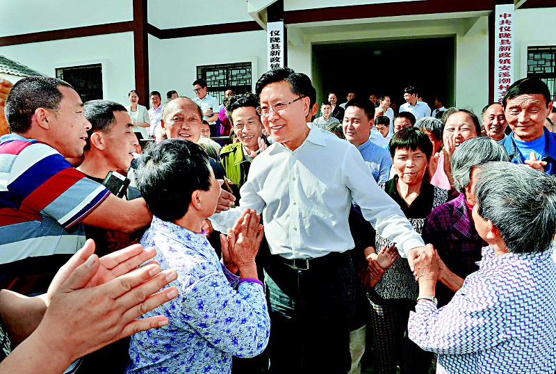 ཝང་ཏུང་མིང་ནན་ཁྲུང་གྲོང་ཁྱེར་དབྱི་ལུང་རྫོང་དུ་ཕེབས་ཏེ་དབུལ་བྲལ་འགག་སྒྲོལ་གྱི་ལས་ཀ་ལ་རྟག་དཔྱད་ཞིབ་འཇུག་དང་ལྟ་སྐུལ་མཛུབ་ཁྲིད་གནང་།