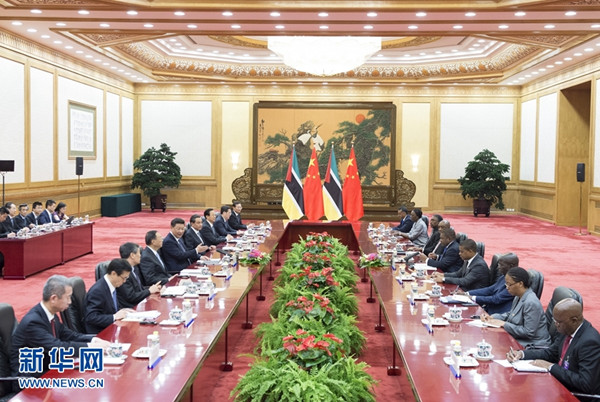 ཞི་ཅིན་ཕིང་གིས་མོ་ཟམ་བྷིག་རྒྱལ་ཁབ་ཀྱི་སྲིད་འཛིན་ཉིག་ཞི་དང་གྲོས་མོལ་མཛད།
