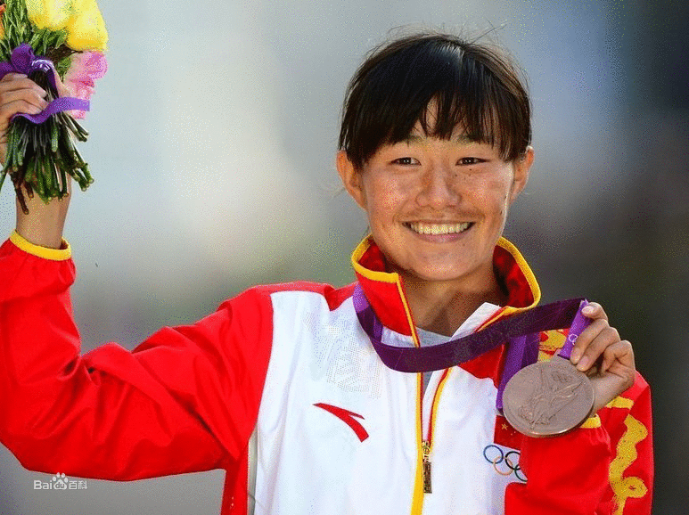 མཚོ་སྔོན་གྱི་ལུས་རྩལ་པ་ཆོས་དབྱིངས་སྐྱིད་ཀྱིས་རྒྱལ་སྤྱིའི་འདུར་རྒྱུག་འགྲན་སྡུར་ཁྲོད་བྱ་དགའ་ཨང་གཉིས་པ་བླངས།