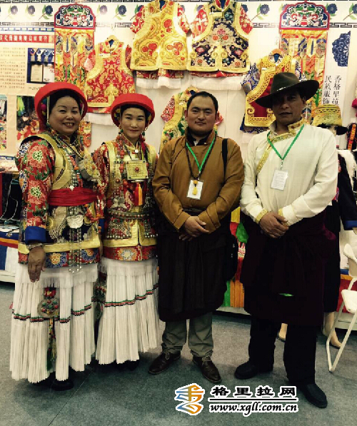 ཡུན་ནན་བདེ་ཆེན་ཁུལ་གྱི་མི་རིགས་གྱོན་ཆས་ཁེ་ལས་ཀྱི་ཐོན་རྫས་ཧྲང་ཧའེ་རུ་འགྲེམས་སྟོན་བྱས།