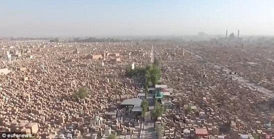 ཨི་རག་གི་ལོ་ངོ་1400ཡི་ལོ་རྒྱུས་ལྡན་པའི་གནའ་བོའི་དུར་ཁྲོད།