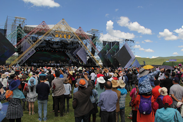 ཧུང་ཡོན་སྤང་ལྗོངས་ཆེན་མོའི་ནོར་གནག་རོལ་དབྱངས་དུས་སྟོན་གྱི་ཉིན་དང་བོ།