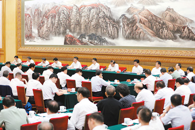 ཞི་ཅིན་ཕིང་རྒྱུད་གཅིག་ལམ་གཅིག་གི་འཛུགས་སྐྲུན་ལས་ཀའི་བཞུགས་མོལ་གྲོས་ཚོགས་སུ་ཞུགས་པར་མ་ཟད་གཏམ་བཤད་གནང་།
