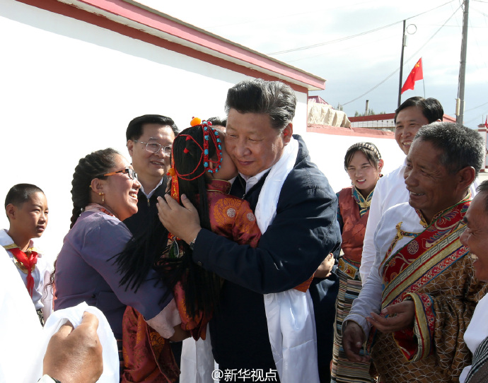 སྤྱི་ཁྱབ་ཧྲུའུ་ཅི་ཞི་ཅིན་ཕིང་མཚོ་སྔོན་ཞིང་ཆེན་ལ་གཟིགས་ཞིབ་ཏུ་ཕེབས།