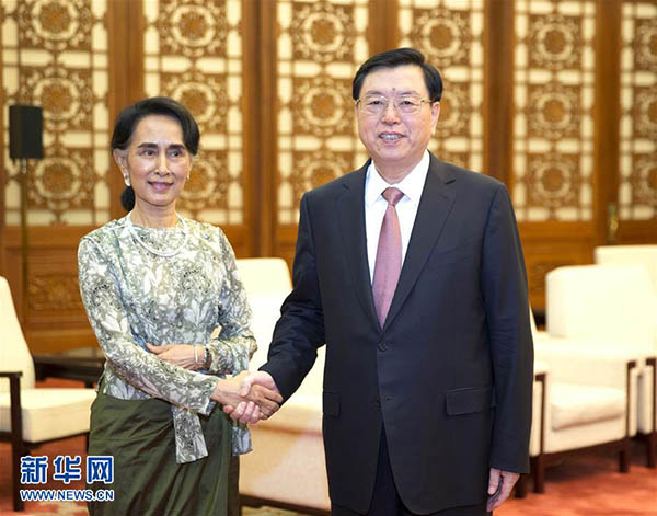 ཀྲང་ཏེ་ཅང་གིས་འབར་མའི་རྒྱལ་དོན་སྲིད་སྐྱོང་ལས་རོགས་ཨང་ཧྲན་སུ་ཅི་དང་མཇལ་འཛོམས་གནང་།