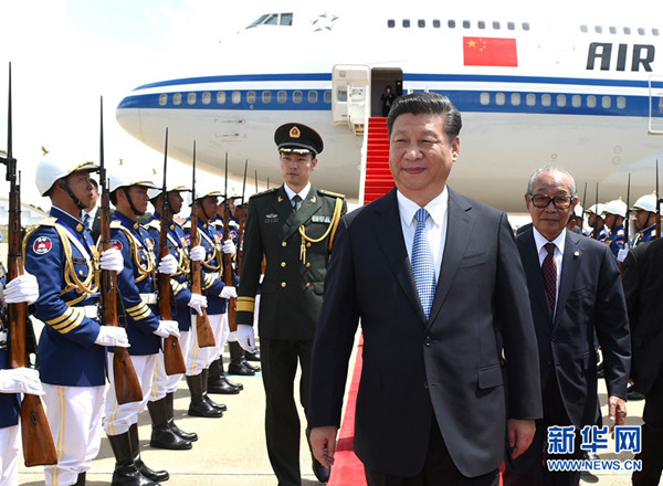 ཞི་ཅིན་ཕིང་གིས་ཁམ་བྷོ་དི་ཡ་རྒྱལ་ཁབ་ལ་རྒྱལ་དོན་འཚམས་འདྲི་མཛད་འགོ་བརྩམས།