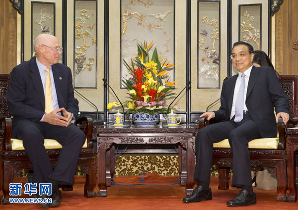 ལི་ཁེ་ཆང་གིས་ཨ་མེ་རི་ཁའི་སྔོན་མའི་ནོར་སྲིད་པུའུ་ཡི་ཀྲང་པའོ་ཨེར་སིན་ལ་མཇལ་འཕྲད་གནང་།