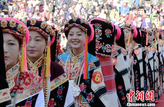  རོང་བྲག་རྫོང་གིས་རྒྱལ་རོང་བོད་མིའི་སྲོལ་རྒྱུན་དུས་ཆེན་སྤེལ། 