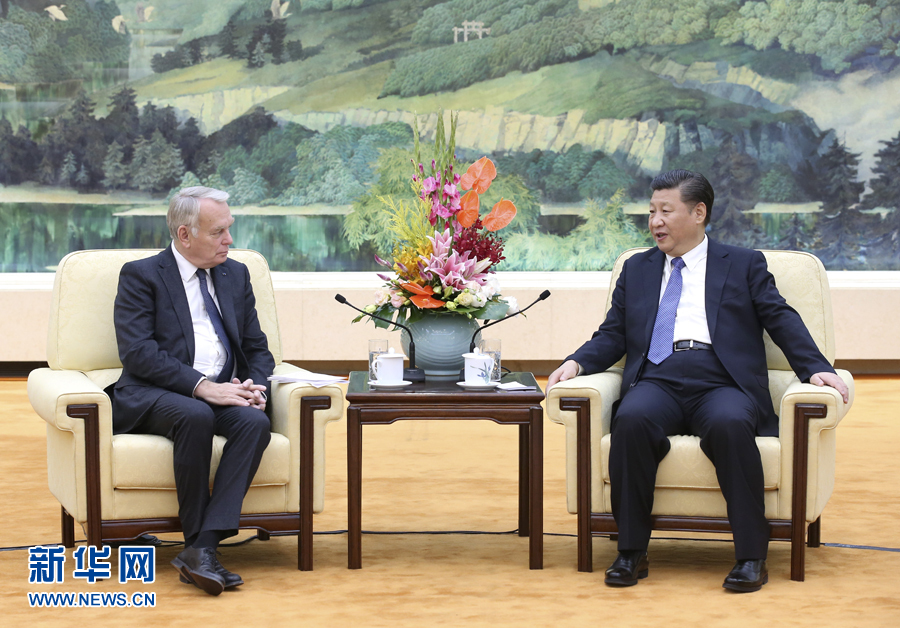ཞི་ཅིན་ཕིང་གིས་ཧྥ་རན་སིའི་ཕྱི་འབྲེལ་པུའུ་ཀྲང་ཨེ་ལོ་ལ་མཇལ་འཕྲད་གནང་།