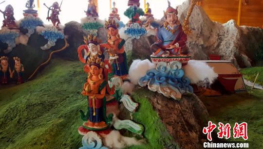 དངོས་མིན་ཤུལ་བཞག་རིག་གནས་རྒྱུད་འཛིན་གྱི་གེ་སར་སྒྲུང་གི་འཇིམ་སྐུ་འགྲེམ་སྟོན་མཚོ་སྔོན་མགོ་ལོག་ཏུ་སྤེལ། 