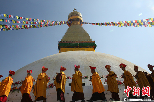 བལ་བོའི་མཆོད་རྟེན་བྱ་རུང་ཁ་ཤོར་ལ་རབ་གནས་བྱེད་པའི་མཛད་སྒོ་སྤེལ། 
