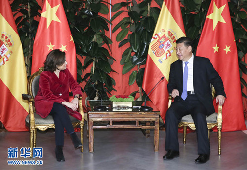  ཞི་ཅིན་ཕིང་གིས་སི་ཕེན་གྱི་དབུ་བཞུགས་བློན་ཆེན་གཞོན་པ་ས་ཨིན་སི་ལ་མཇལ་འཕྲད་གནང་།