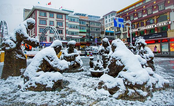 དཀར་མཛེས་ཁུལ་ཡོངས་ལ་མུ་མཐུད་ཁ་བ་འབབ་རྒྱུ་རེད།