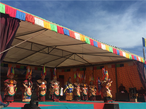 ཧུང་ཡོན་རྫོང་ནས་བོད་ཀྱི་ཟློས་གར་《གེ་སར་རྒྱལ་བོ།》ཆེད་ཚོགས་འཁྲབ་སྟོན་བྱས་པ།