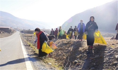 ཛམ་ཐང་རྫོང་གིས་སི་ཁྲོན་ནུབ་ཕྱོགས་ཀྱི་ཆེས་མཛེས་པའི་སྐོར་ལམ་ཞེས་པའི་རིག་གནས་ཡུལ་སྐོར་སྤུས་རྟགས་བཏོད། 