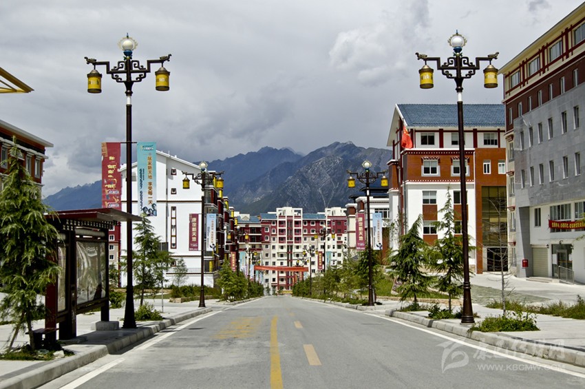  དཀར་མཛེས་ཁུལ་གྱི་གྲོང་རྡལ་གྱི་ལྗང་གྱུར་འཛུགས་སྐྲུན་ལས་དོན་ལ་སྐུལ་འདེད་བཏང་།