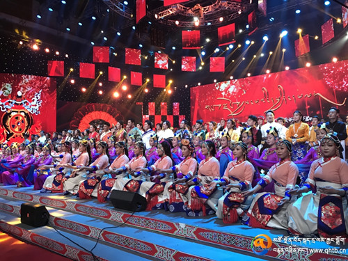 མཚོ་སྔོན་རྒྱང་སྒྲོག་བརྙན་འཕྲིན་ཁང་ཨ་མདོ་བརྙན་འཕྲིན་གྱི་༢༠༡༧ལོའི་ལོ་སར་དགོང་ཚོགས༼ གངས་ལྗོངས་རྒྱས་པའི་དཔྱིད་དཔལ ༽ ཕབ་སྐྲུན་ལེགས་འགྲུབ་བྱུང་།