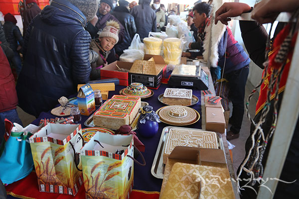 ནག་ཆུ་ས་ཁུལ་གྱི་ཕྱུགས་ཟོག་ཐོན་རྫས་ཚོང་འདུས་སྐབས་བཅུ་པ་གཟབ་རྒྱས་ངང་འཚོགས་པ།