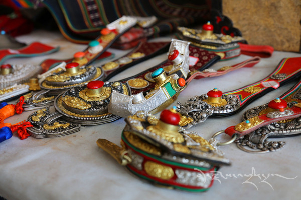 ནག་ཆུའི་ཚོང་འདུས་ཐོག་གི་སྤུས་ལེགས་ལག་ཤེས་ཐོན་རྫས།