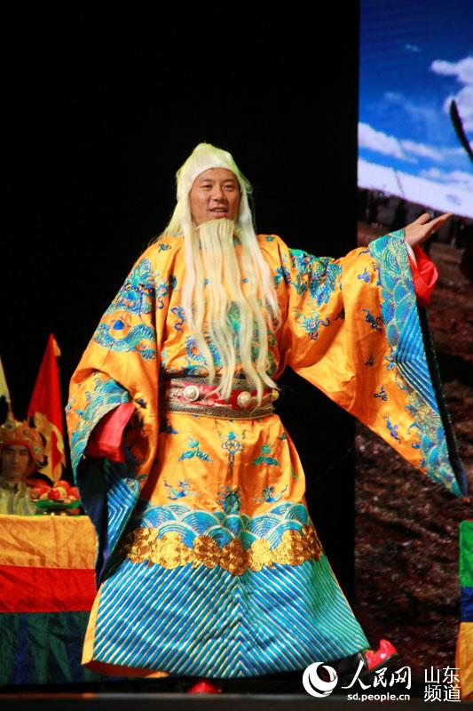 བོད་ཀྱི་གླུ་བྲོའི་ཟློས་གར་《གེ་སར་རྒྱལ་པོའི་རྟ་རྒྱུག་རྒྱལ་འཇོག》ཏུང་དབྱིང་དུ་འཁྲབ་སྟོན་བྱས། 