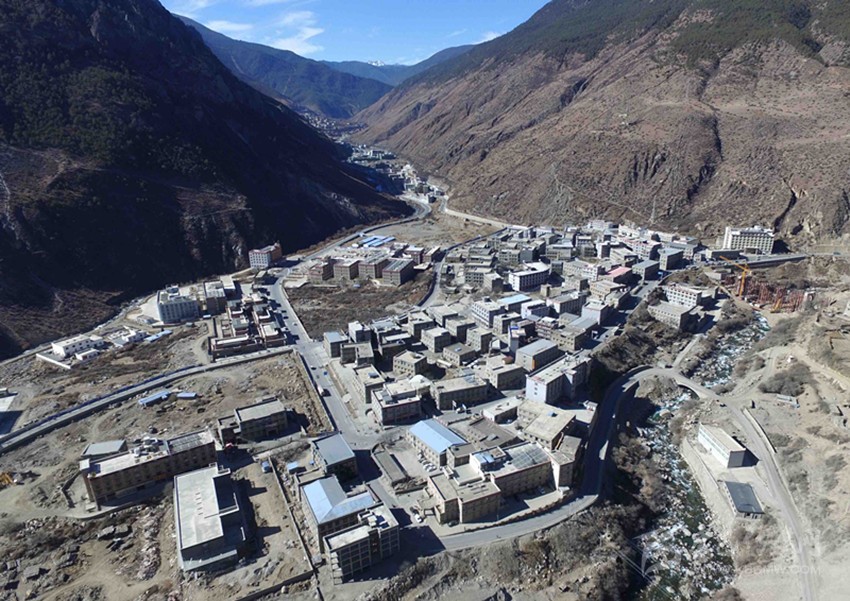 འདབ་པ་རྫོང་ནགས་མང་སྐེད་སྡེ་བ་ཡོངས་ཀྱི་དབུལ་སེལ་མངོན་འགྱུར་བྱུང་བ། 