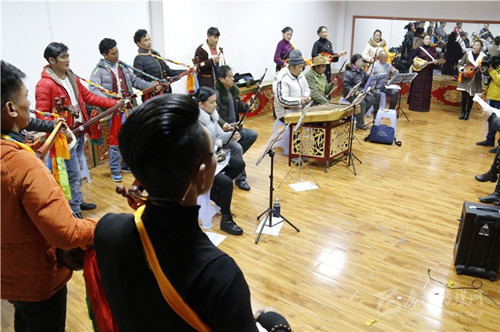 དཀར་མཛེས་ཁུལ་གྱི་2017ལོའི་དཔྱིད་གསར་དུས་ཆེན་གྱི་ལྷན་འཛོམས་རྟེན་འབྲེལ་དགོང་ཚོགས་དེ་རིང་འཚོགས་རྒྱུ་རེད།