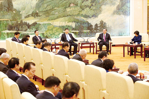 ཞི་ཅིན་ཕིང་གིས་ཏང་ཕྱིའི་མི་སྣ་དང་ལྷན་དུ་དཔྱིད་གསར་ལ་བསུ་བ་ཞུས་པ།