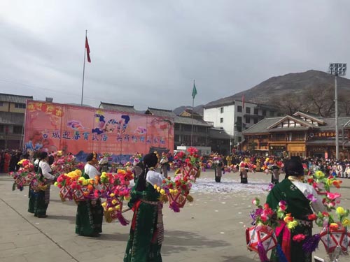  ཟུང་ཆུ་རྫོང་གིས་དམངས་སྲོལ་འགྲེམ་སྟོན་གྱི་ལོ་སར་བྱེད་སྒོ་སྤེལ། 