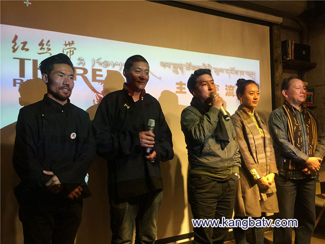  བོད་སྐད་ཀྱི་ཨེ་ཙི་འགོས་ནད་འགོག་པའི་སྤྱི་ཕན་གློག་བརྙན་ཐོག་མ་《དར་སྐུད་དམར་པོ།》ཁྲེན་ཏུའུ་རུ་ཐོག་མར་བསྟན་པ།