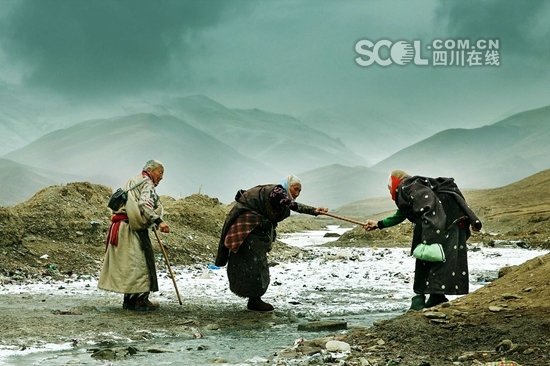 རྔ་བ་རྫོང་གིས་སྐབས་དང་པོའི་པར་ལེན་འགྲན་ཚོགས་ཀྱི་བྱེད་སྒོ་སྤེལ། 