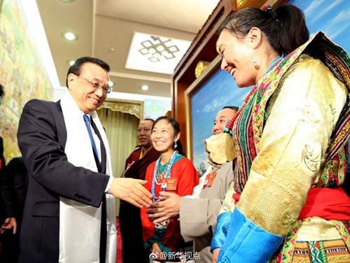 ཙུང་ལི་ལི་ཁེ་ཆང་བོད་ལྗོངས་འཐུས་མིའི་ཚོགས་པའི་ཚོགས་ར་རུ་ཕེབས་པ། 