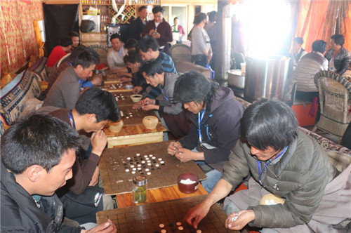 རྔ་བ་རྫོང་གཅའ་རོ་གྲོང་བརྡལ་གྱིས་བཙིར་འགྱིག་འགྲན་བསྡུར་གྱི་བྱེད་སྒོ་སྤེལ།