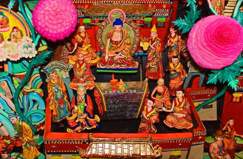 སྐུ་འབུམ་བྱམས་པ་གླིང་གི་མེ་ཏོག་མཆོད་པ་ཁང་གིས་སྒོ་ཕྱེས་གྲབས་འདུག