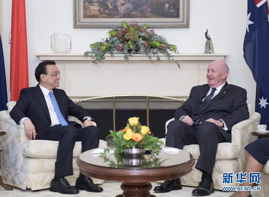 ལི་ཁེ་ཆང་གིས་ཨོ་སི་ཁྲུ་ལི་ཡའི་ཙུང་ཏུའུ་ཁི་སི་ཀི་ལོ་ཧྥུའུ་དང་གྲོས་ཞུགས་དཔོན་པོ་ཕ་ལིས། དམངས་གྲོས་དཔོན་པོ་ཧྲི་མུས་སི་དང་བཟོ་བ་ཏང་གི་གཙོ་འཛིན་ཞོ་ཏུན་བཅས་ལ་མཇལ་འཕྲད་གནང་།