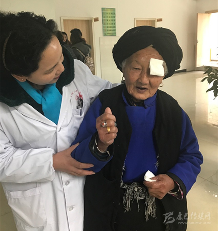 དཀར་མཛེས་ཁུལ་མི་དམངས་སྨན་ཁང་གི་ཆེད་མཁས་སྨན་པའི་ཚན་ཆུང་རོང་བྲག་རྫོང་དུ་ཕྱིན་ཏེ་ལིང་ཏོག་གི་ནད་ལ་ཞིབ་བཤེར་དང་རིན་མེད་གཤགས་བཅོས་བྱས།