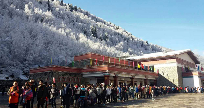 ཁ་བའི་ཀློང་གི་སྐུ་བླ་རི་བོ། 
