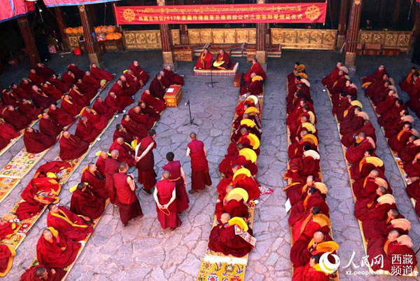 བོད་ལྗོངས་ཀྱི་དགེ་འདུན་པ་10ལ་བོད་བརྒྱུད་ནང་བསྟན་དགེ་ལུགས་པའི་མིང་བཏགས་མཐོ་ཤོས་ལྷ་རམས་པའི་དགེ་བཤེས་ཐོབ་པ། 