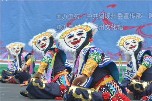 དངོས་མིན་ཤུལ་བཞག་རིག་གནས་ཀྱིས་ཀུན་གྱི་མིག་དབང་འཕྲོག