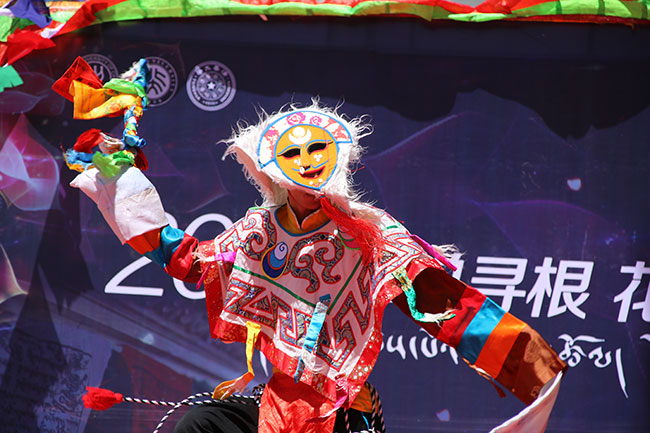 བོད་ཀྱི་རིག་གནས་དུས་ཆེན་གྱི་བྱེད་སྒོ་ཀྲུང་གོའི་མི་དམངས་སློབ་ཆེན་དུ་སྤེལ་བ། 