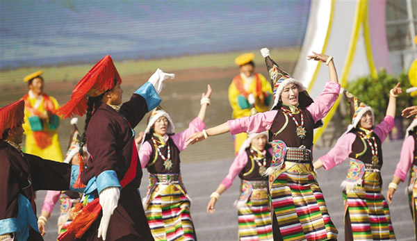 རྒྱལ་ཡོངས་གྲོང་གསེབ་གསར་པའི་རིག་གནས་སྒྱུ་རྩལ་འཁྲབ་སྟོན་སྐབས་དྲུག་པའི་ཐོག་གི་ཡར་འབྲོག་སྤྱང་གཞས།