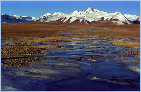 《རང་ཁྱིམ་གཙང་གསུམ་ཆུ་འགོར་ཡོད》ཅེས་པ་ཡོངས་བསྒྲགས་བྱས་པ། 