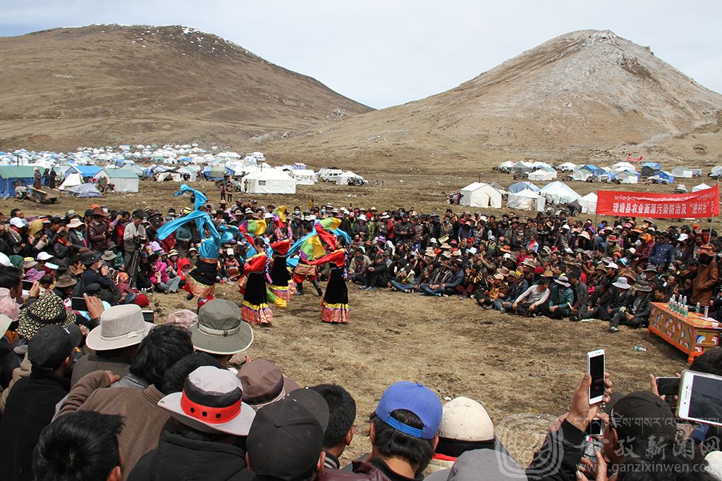  ལི་ཐང་རྫོང་གིས་དབྱར་རྩྭ་དགུན་འབུ་རྐོ་ཡུལ་དུ་གཤམ་སྤེལ་བཞིའི་བྱེད་སྒོ་སྤེལ་བ། 