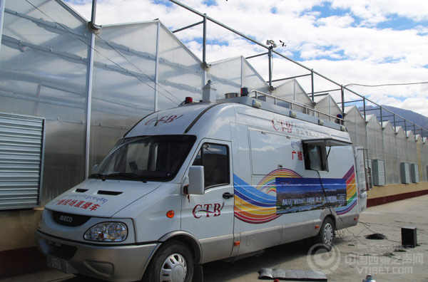 མྱང་ཆུའི་འགྲམ་གྱི་སྔོ་ཚལ་གྱི་དྲི་ཞིམ་ཞེས་པའི་རླུང་འཕྲིན་ཐད་གཏོང་ལེ་ཚན་གཏོང་འགོ་ཚུགས་རྒྱུ།