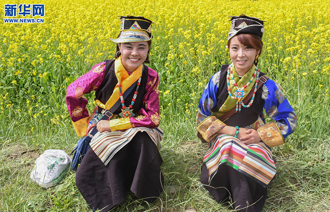 བོད་ལྗོངས་ཀྱི་སོ་ནམ་པ་ཚོས་འོང་སྐོར་བཏང་ནས་ལོ་ལེགས་ཡོང་བར་སྨོན་པ།