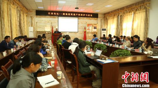 རྒྱལ་ནང་གི་ཆེད་མཁས་པ་བོད་ལྗོངས་རྒྱལ་རྩེ་རྫོང་དུ་འཛོམས་ཏེ་བོད་ཁུལ་གྱི་བཟོ་སྐྲུན་ཤུལ་བཞག་སྲུང་སྐྱོང་སྐོར་གླེང་བ། 