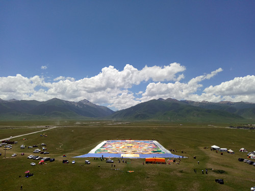སྟོན་པའི་གོས་སྐུ་ཆེན་མོས་འཛམ་གླིང་ཟིན་ཐོ་བསྐྲུན། 