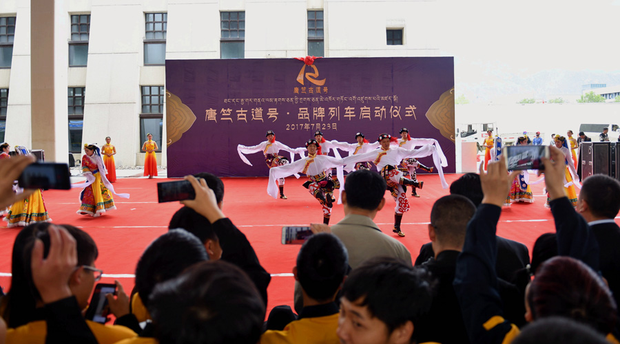 བོད་ལྗོངས་ཀྱིས“ཐང་དང་རྒྱ་གར་གནའ་ལམ་རྟགས་ཅན”གྱི་མེ་འཁོར་ཤར་གཏོང་བྱས།